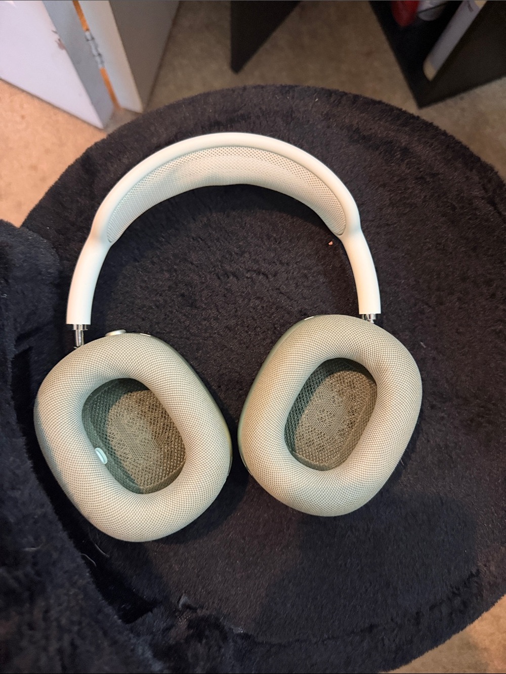 Apple Over‑Ear Headphones in Sage Green and Cream (Worn only 2 times) - Picture 2 of 5